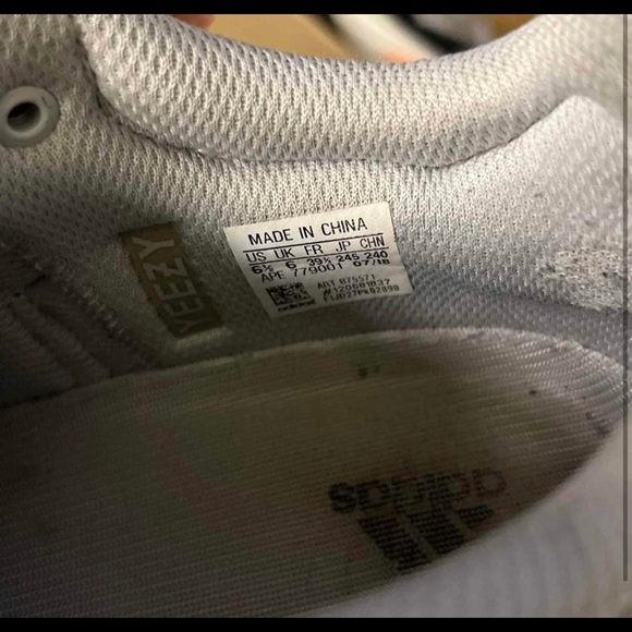 Yeezy Wave Runner’s size 8-8.5 women’s size 6.5 mens - Picture 2 of 4